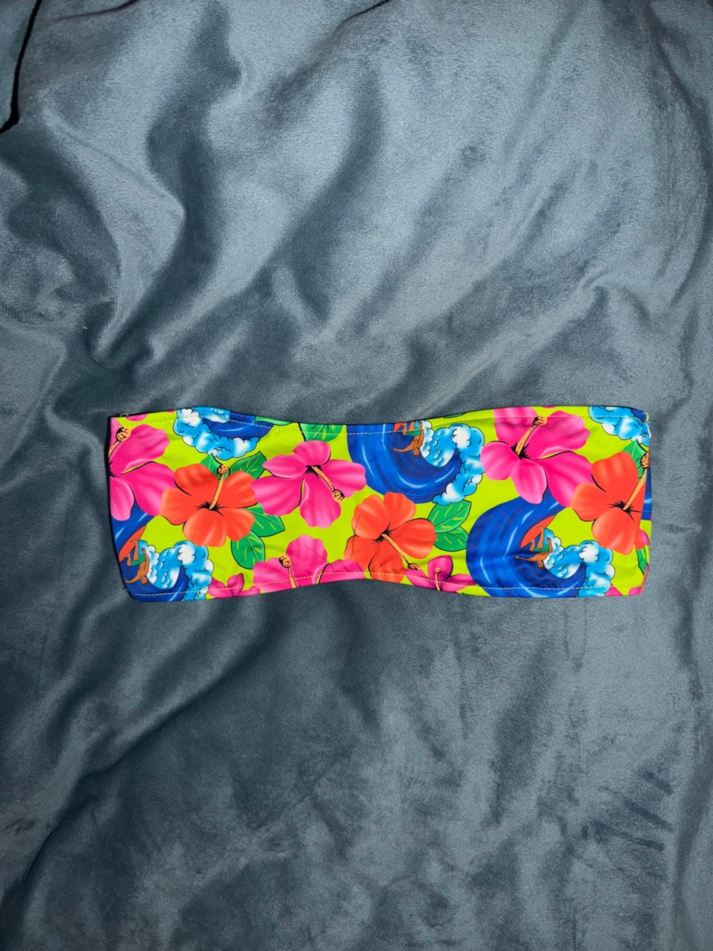 Frankie’s Bikinis Bandeau Bikini Top Size Small